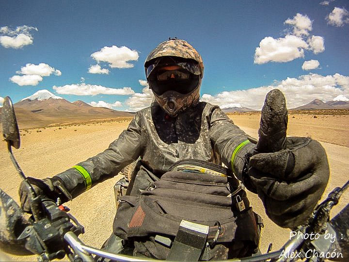 Alex Chacon, un périle à moto en Amérique Latine