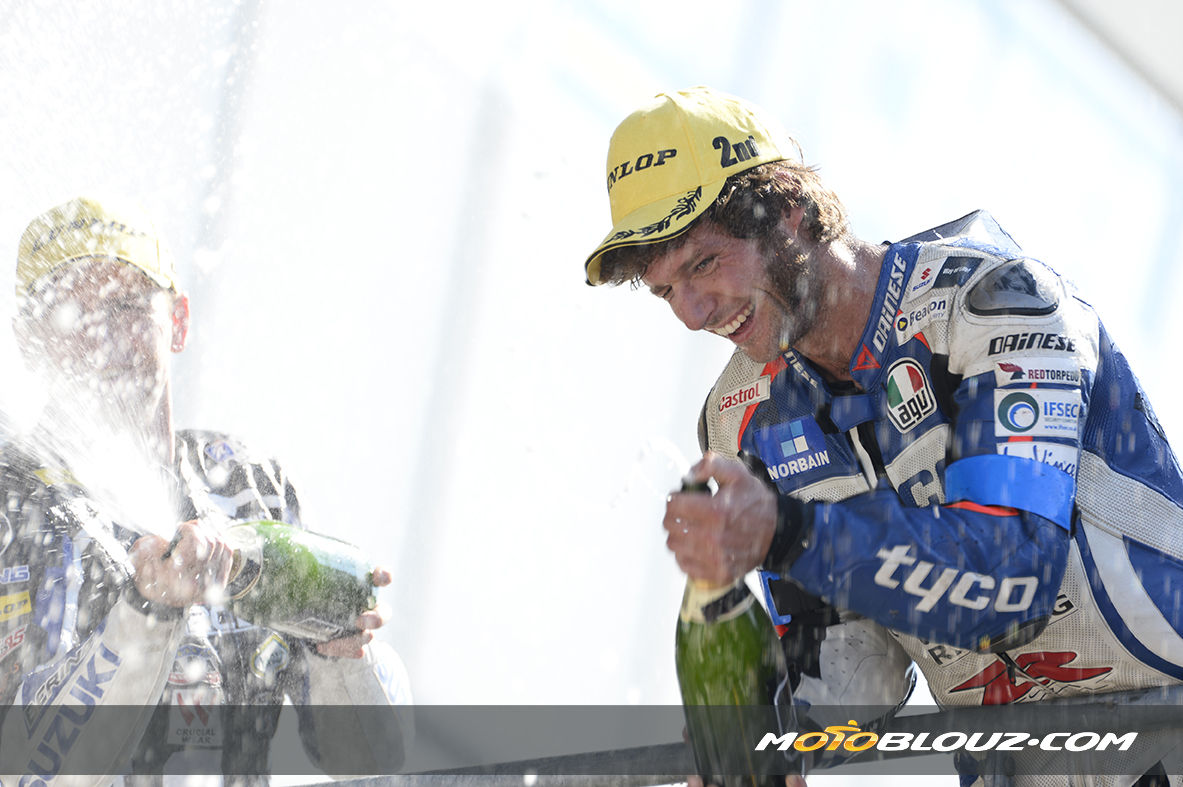 Guy Martin sur le podium du Mans