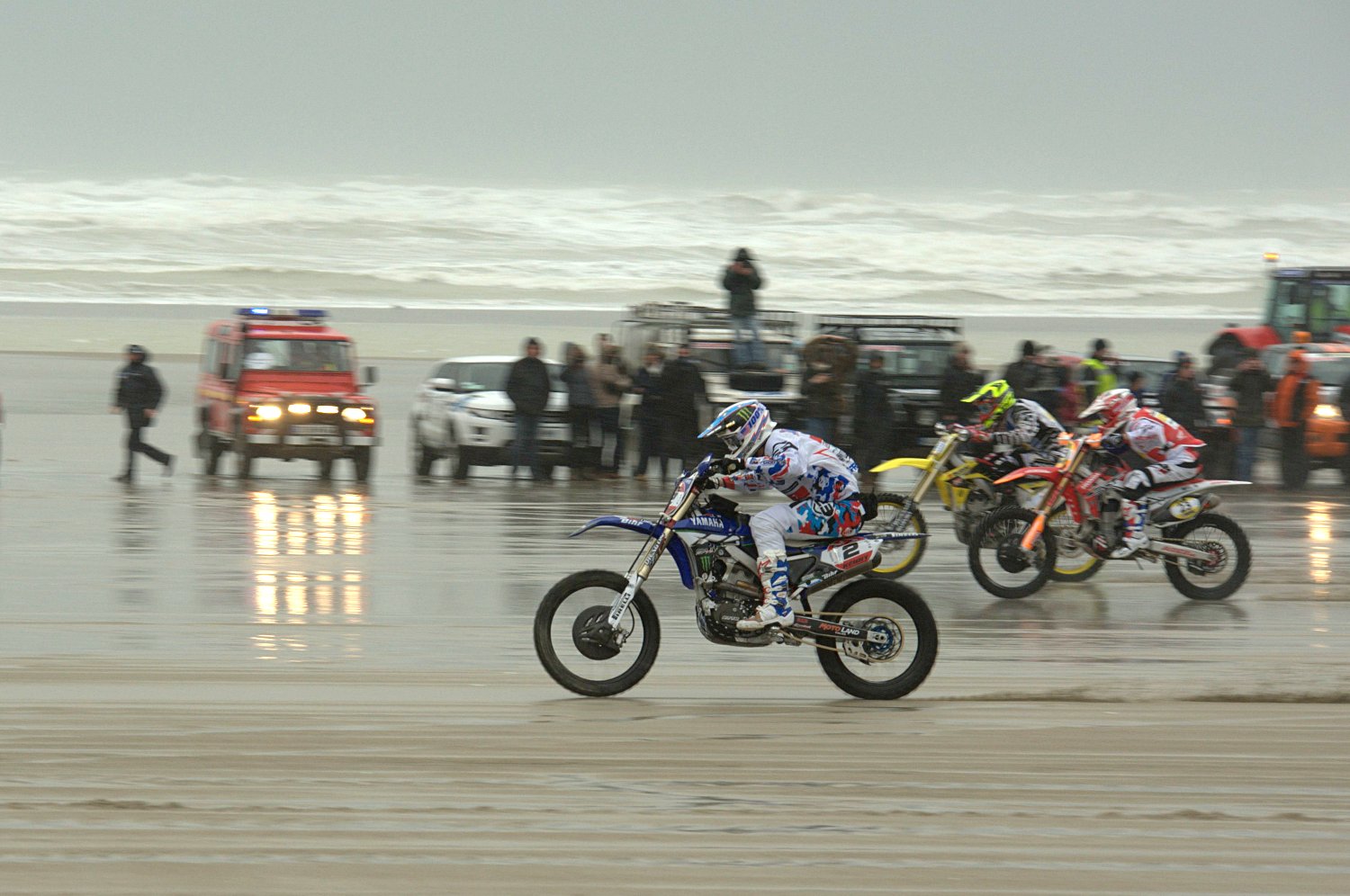 Adrien Van Beveren fait le Holeshot à l'Enduropale 2014