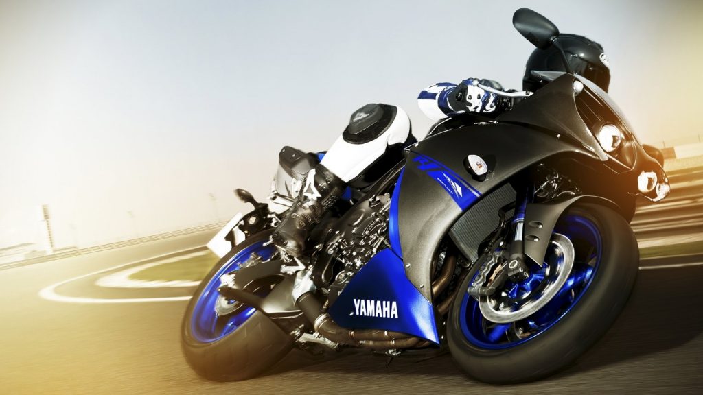 La yamaha R1 Race Blu mise en jeu par Motoblouz à l’occasion du GP de France 2014