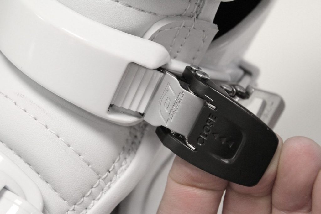 La crémaillère de serrage de la cheville