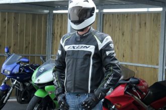 Le blouson moto Ixon Fueller Dry