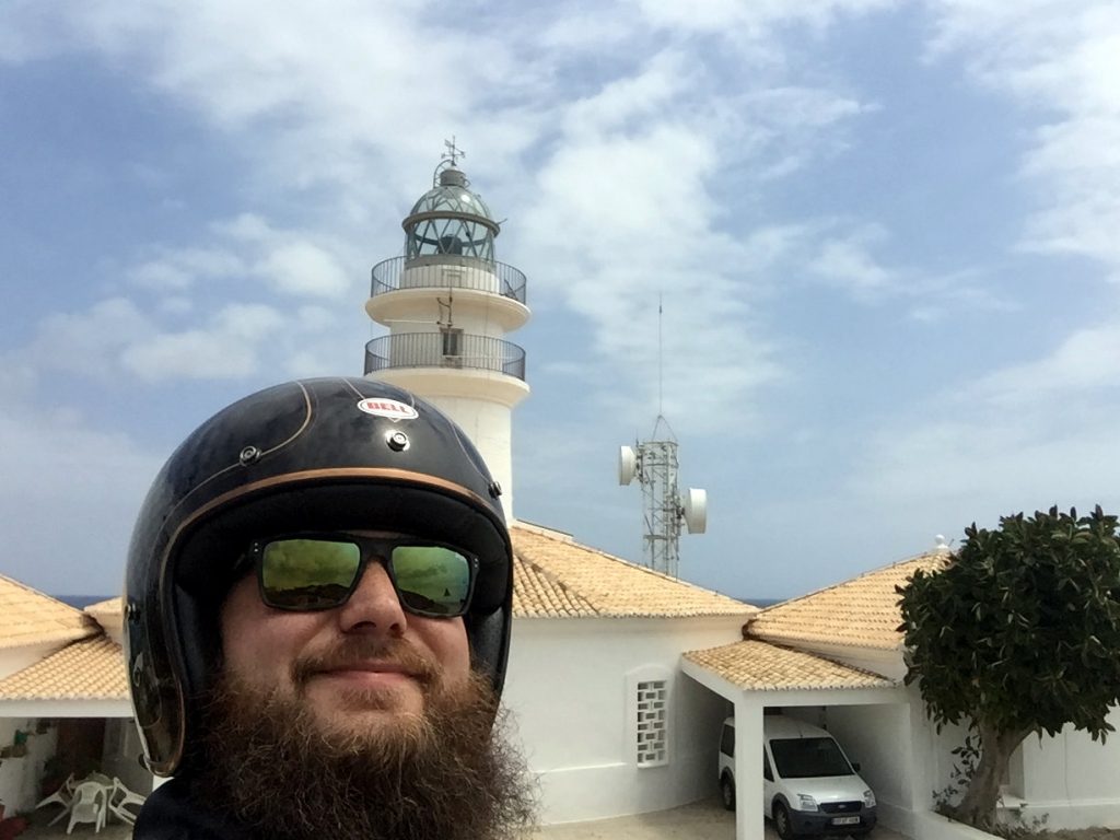 Le phare de Cullera, auquel on accède par une superbe route viroleuse