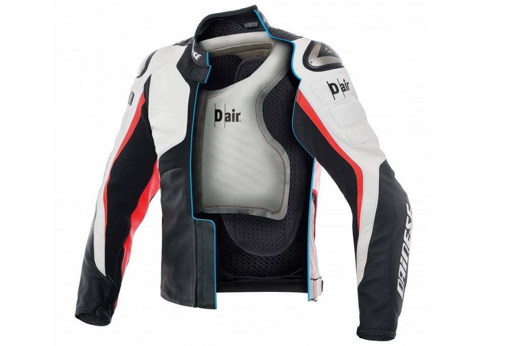 L’airbag du Dainese D-Air Misano 100 couvre essentiellement la poitrine