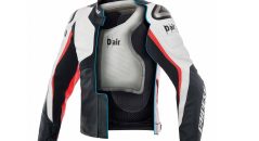 L'airbag du Dainese D-Air Misano 100 couvre essentiellement la poitrine