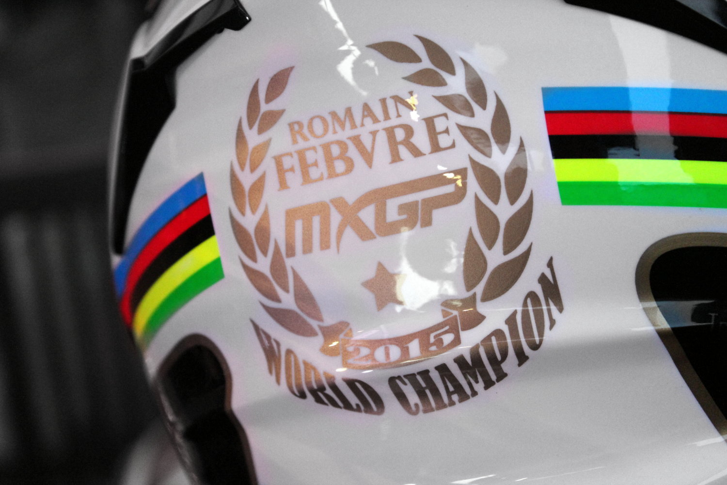 Le casque KYT Strike Eagle Replica Romain Febvre, Champion du Monde MXGP.