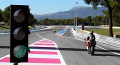 Départ du'une session de baptême piste sur le circuit du Castellet