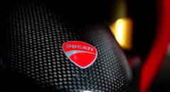 Garde-boue avant de Ducati Panigale en carbone