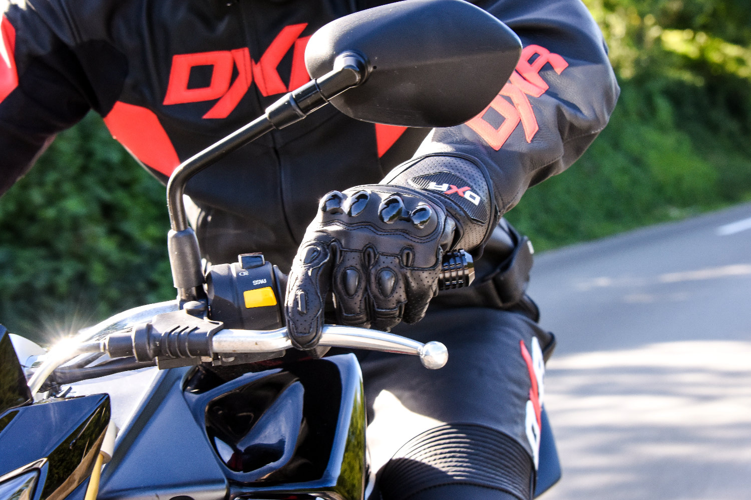 Les gants moto homologués obligatoires