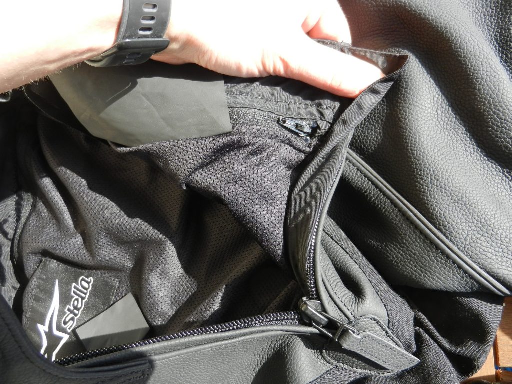 Zoom sur le zip qui permet de retirer la doublure pour la laver