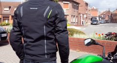 Blouson moto discret