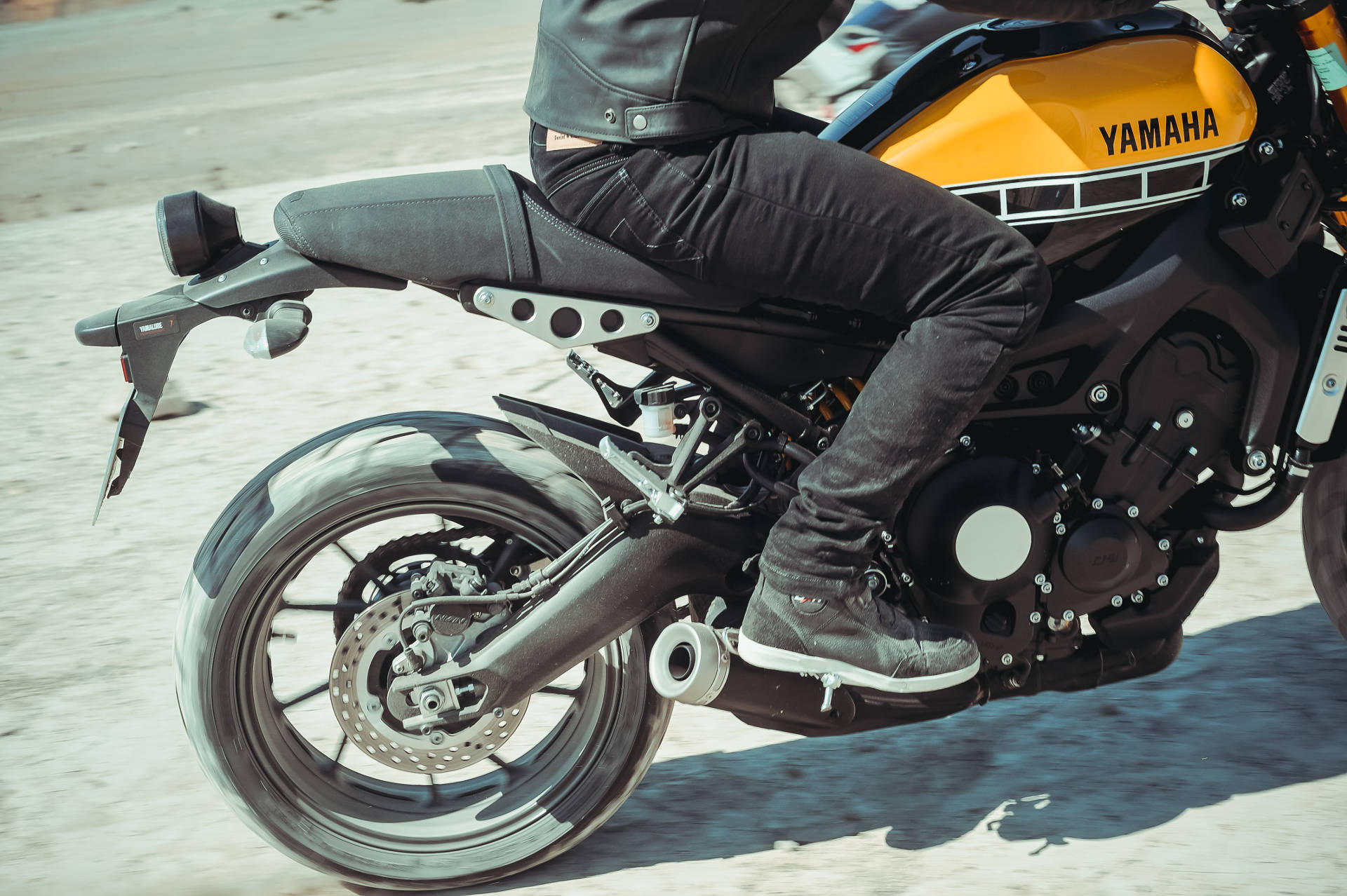 Cómo elegir un pantalón de moto 