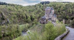 Le Burg Eltz, un petit château magnifique dans la campagne Allemande.