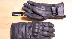 Les gants DXR Evasion sont intégralement fabriqués en cuir de vachette