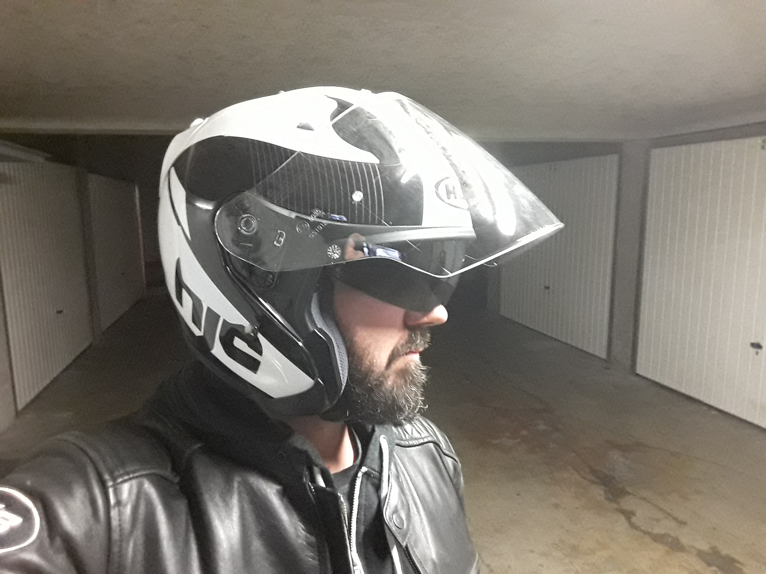 Casque HJC FG Jet, l'essai en images sur Motoblouz