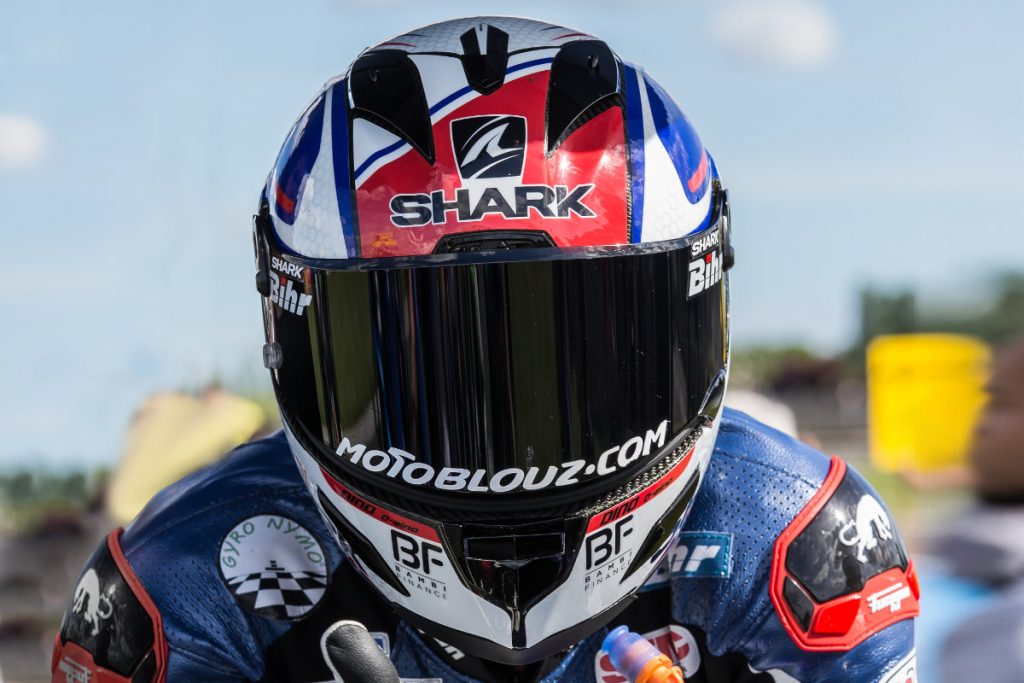 Le Shark Race-R Pro Carbon Skin à l’épreuve de la piste avec Axel Maurin !