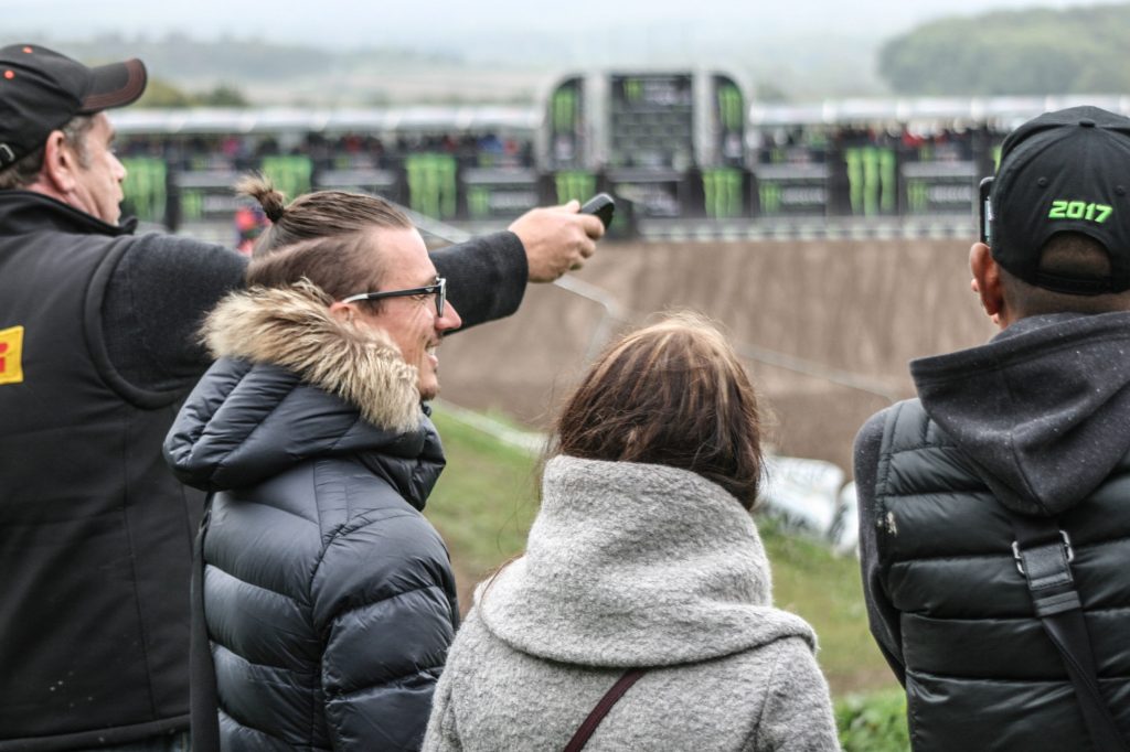 Ça vaut le coup de participer aux concours organisés par Fox et Motoblouz, non ?