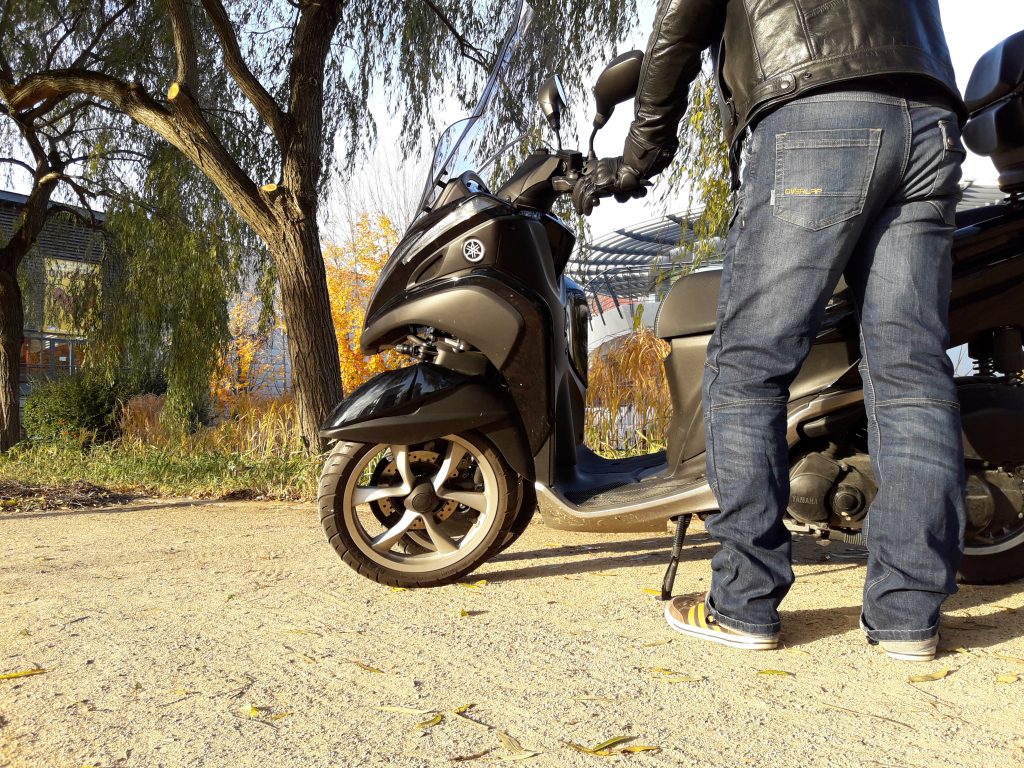 Un jean moto plutôt passe partout, même avec les protections