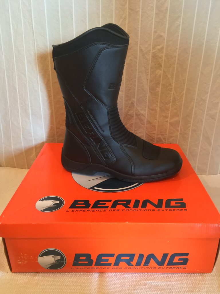 Les bottes BERING X-Tourer font dans la sobriété