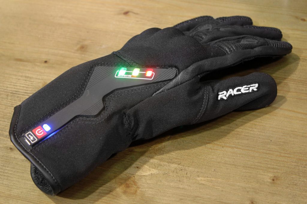 Le prototype de gant moto connecté Liberty Racer qui vous avertit des dangers