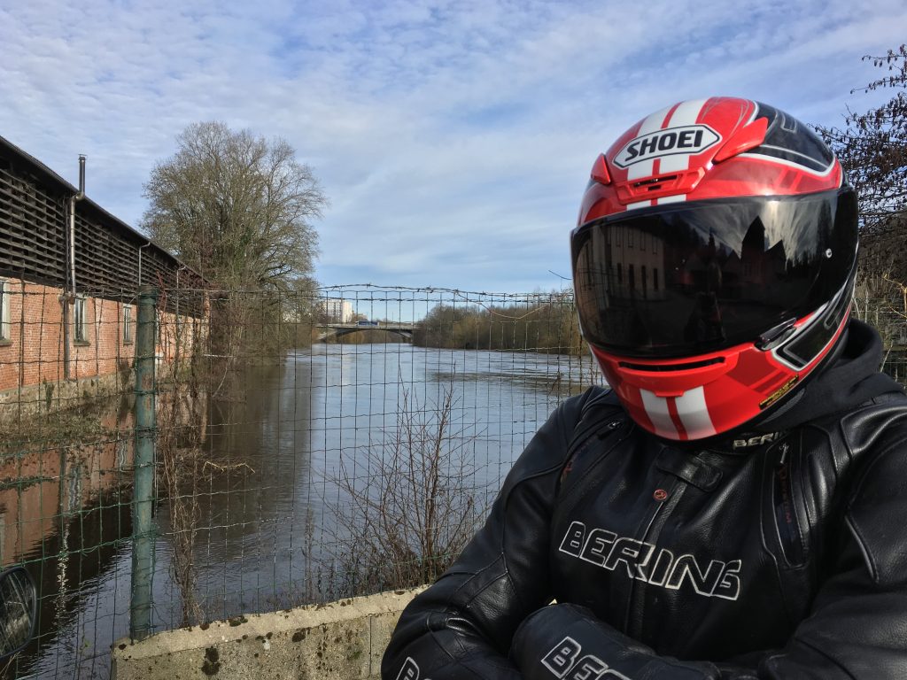 Le Shoei NXR, un casque sport-touring