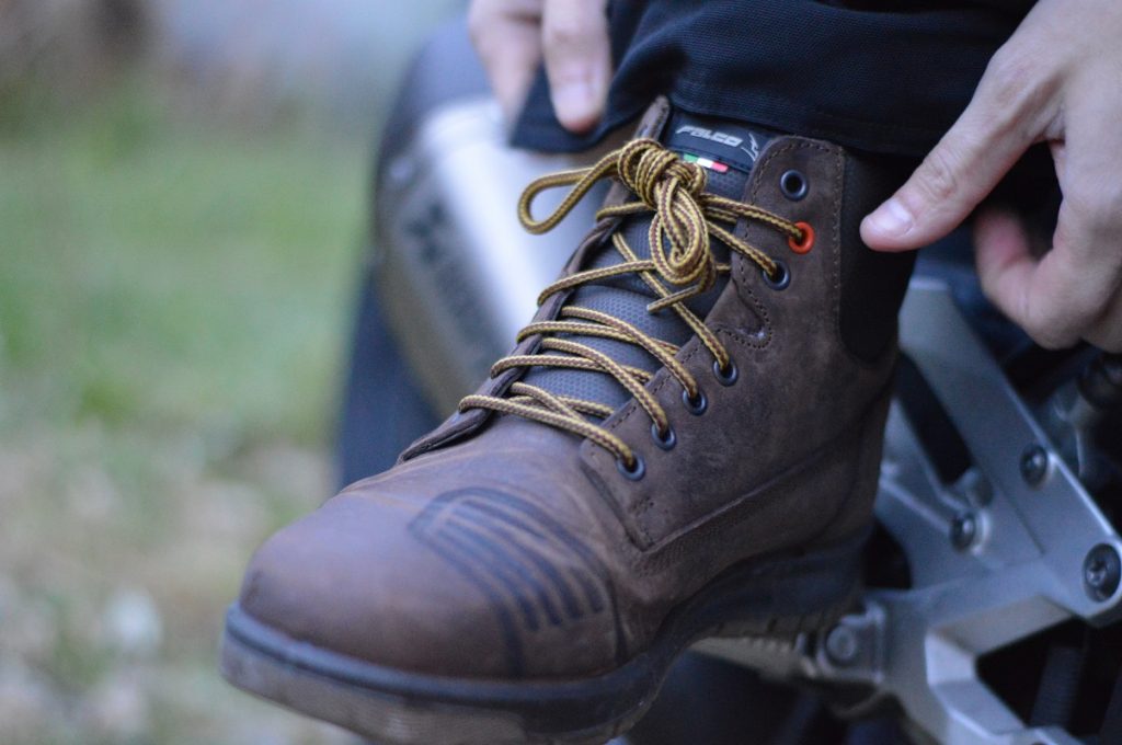 Pas toujours simple de bien serrer les chaussures Falco Patrol