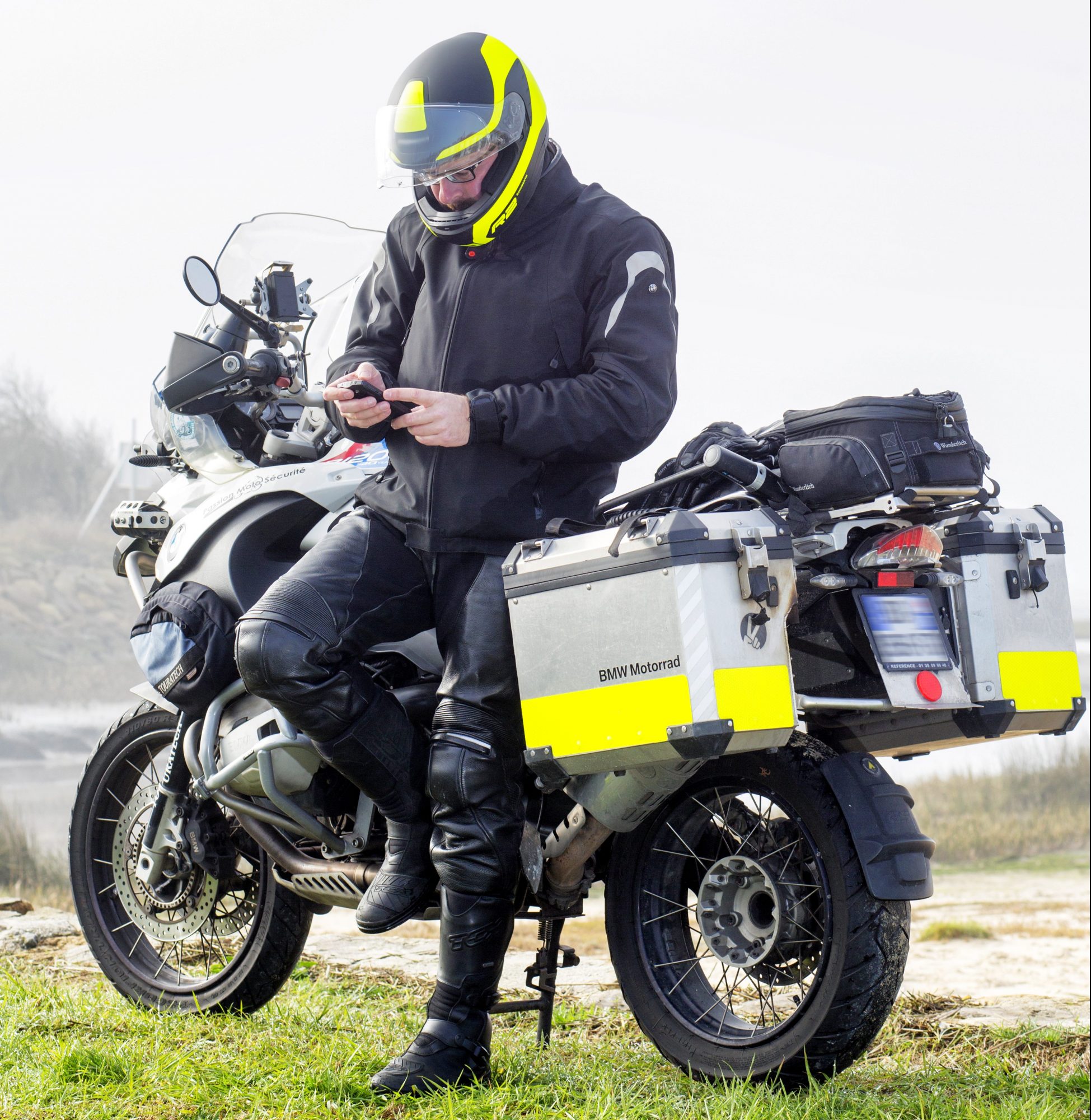 Equipement moto, conseils et news - Touratech Orange