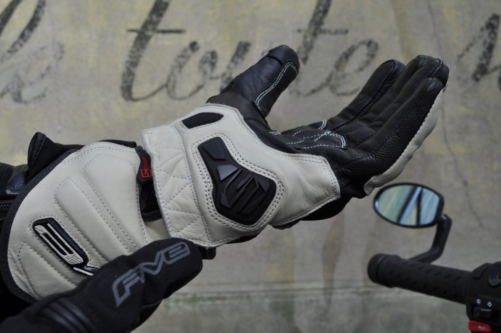 Le FIVE GT2 WP associe cuir de vache et cuir de chèvre