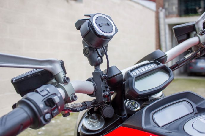 Fixation et platine en place, il n'y a plus qu'à ajuster la position