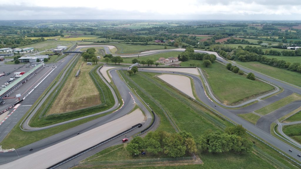 Le circuit du Val de Vienne offre un beau tracé pour la moto