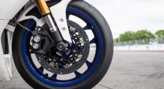 Pneus Pirelli Supercorsa V2 : des pneus racing avec modèle SC homologué pour la route