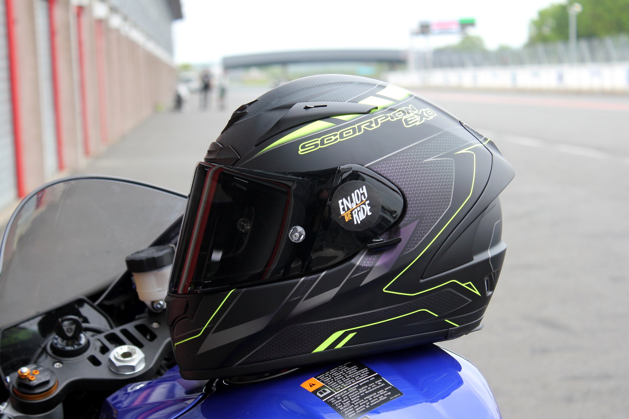 Casque Scorpion EXO 2000 Evo Air un casque la t te de la course