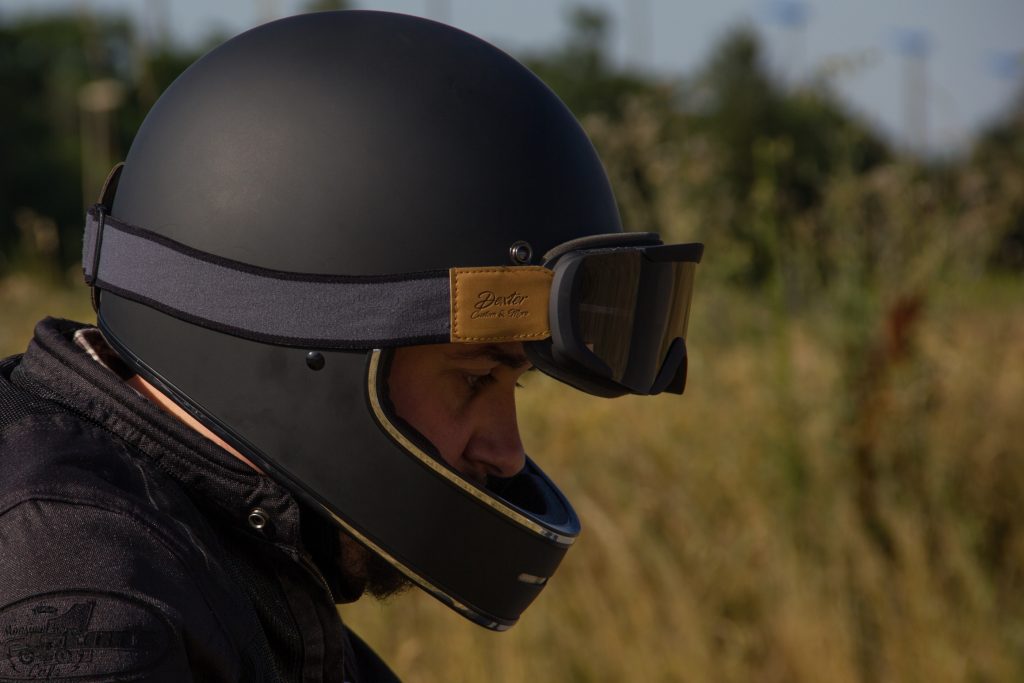 Affichez un style néo rétro, vintage, avec le casque Dexter Marty et le masque Binocle