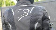 Zones réfléchissantes sur le blouson Bering Mistral