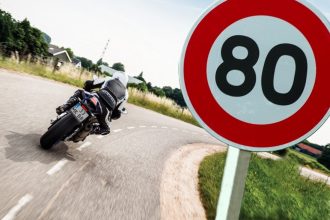 80 km/h à moto : l'infographie Tomtom Motoblouz