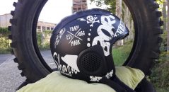 Autocollants réfléchissants dispo avec le casque jet Shark X-Drak