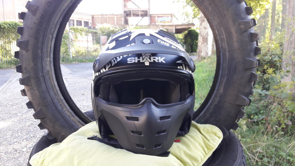 Un look off-road hardcore pour le casque jet Shark X-Drak