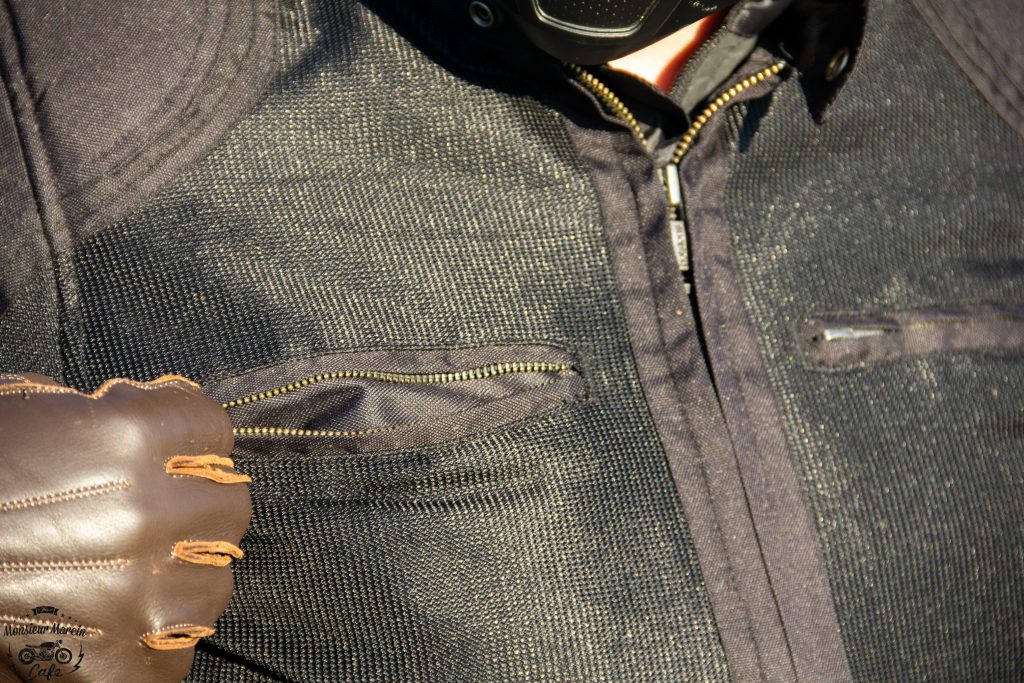 Deux poches sur le torse du blouson Helstons Modelo Mesh