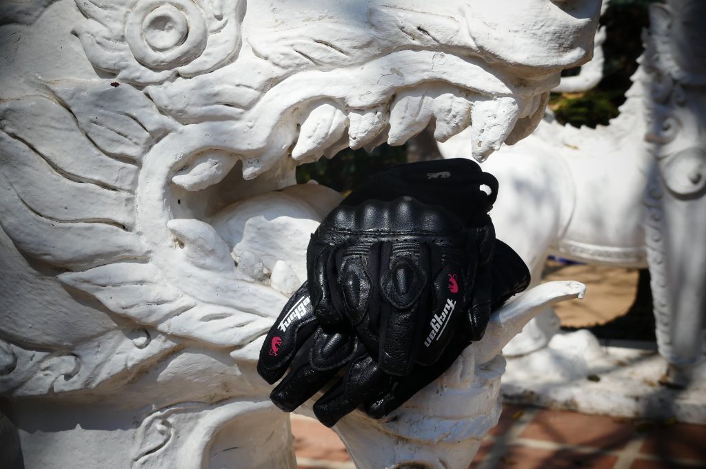 Des gants résistants à l’abrasion et aux dents de dragon