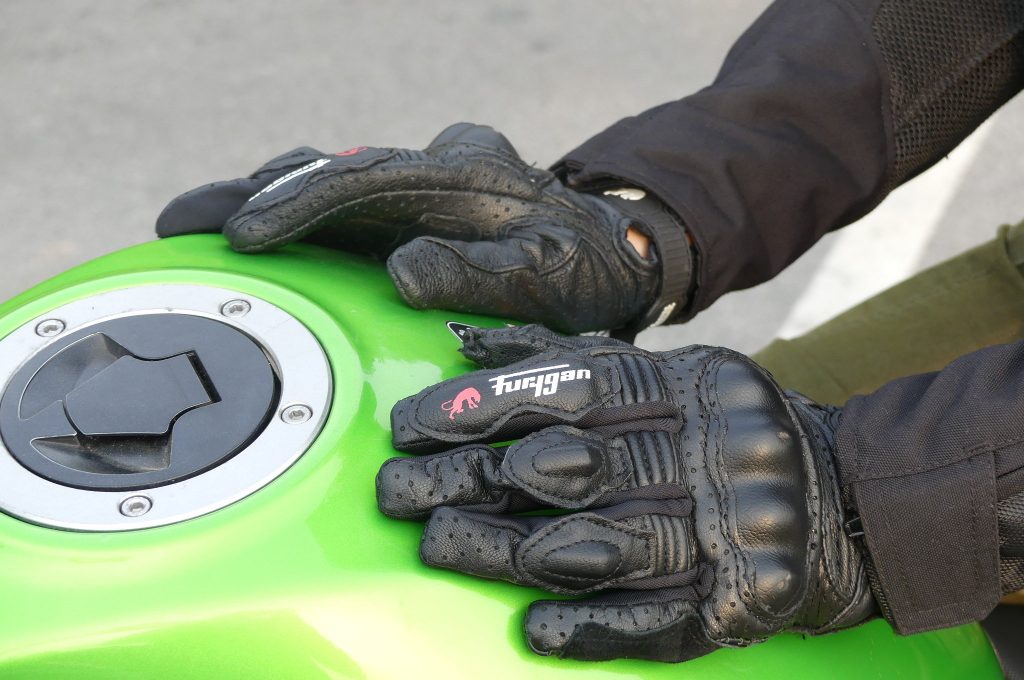 Meilleurs gants moto été Furygan en cuir perforé