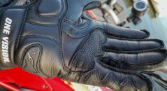 Empaumure renforcée sur les gants racing AlpineStars GP Pro