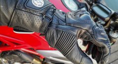 Soufflets d'aisance sur les gants Alpinestars GP Pro