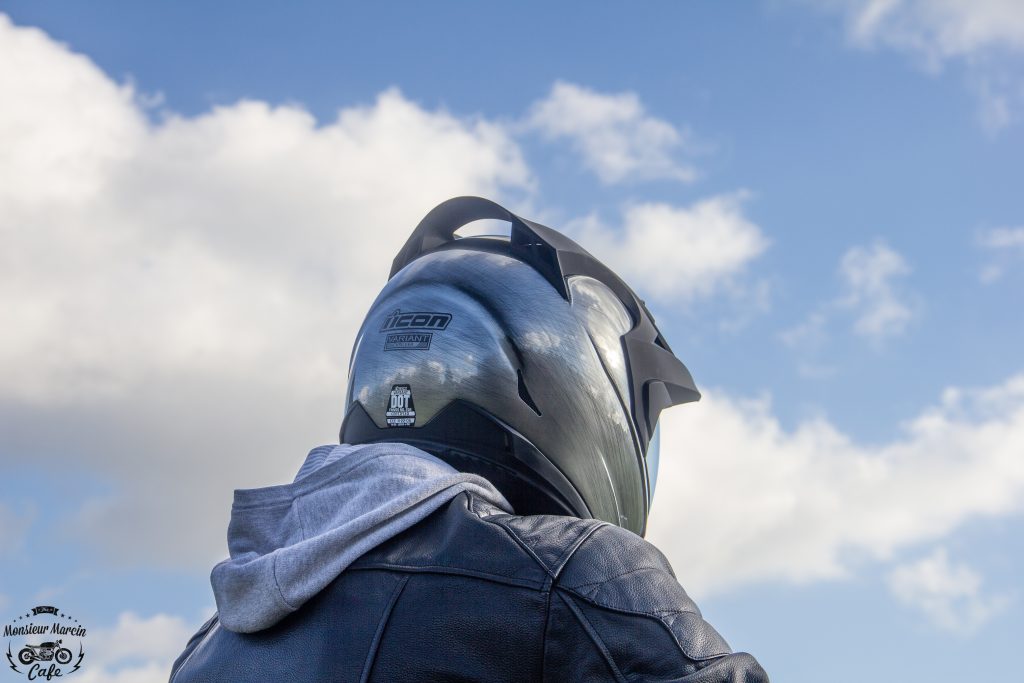 Casque ICON Variant Quicksilver… vue du dos