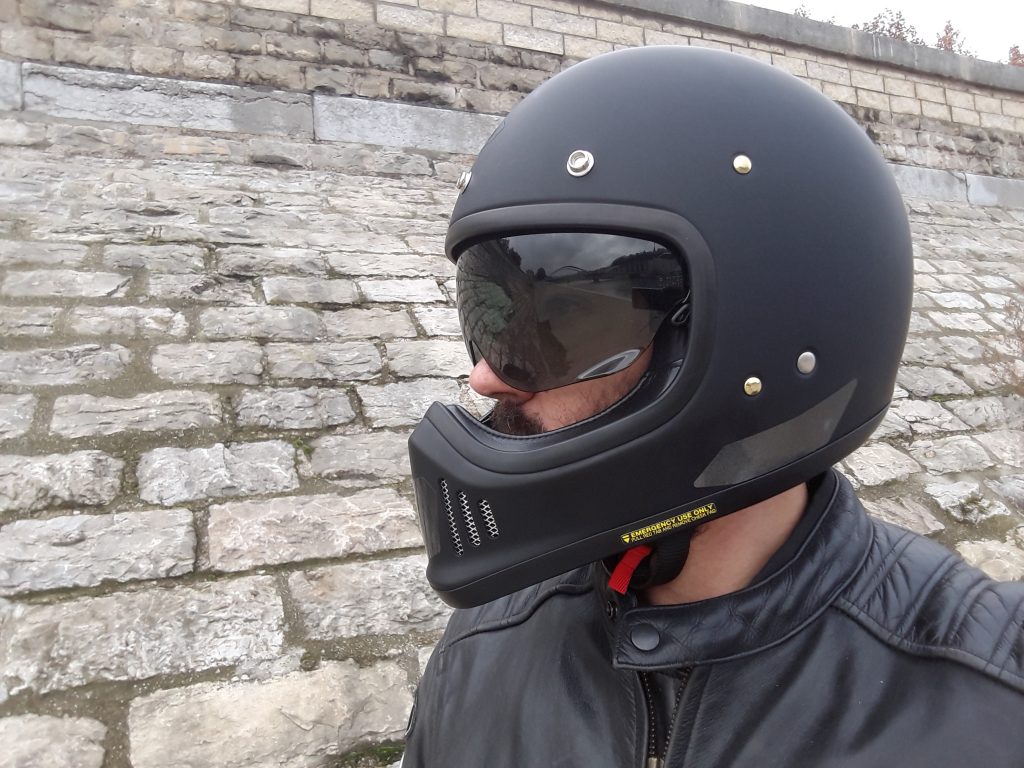 Ecran fumé, protection et look racé pour le casque Shoei EX-ZERO