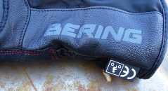 Logo Bering imprimés sur le cuir des gants hiver Bering Yucca