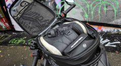 20 litres + 10 de contenance pour la sacoche Bagster Carbonrace