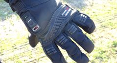 Malgré leur épaisseur, les gants chauffants Racer Connectic 3 sont souples