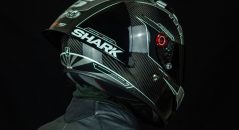 Vue sur le spoiler du casque Shark Race-R Pro GP