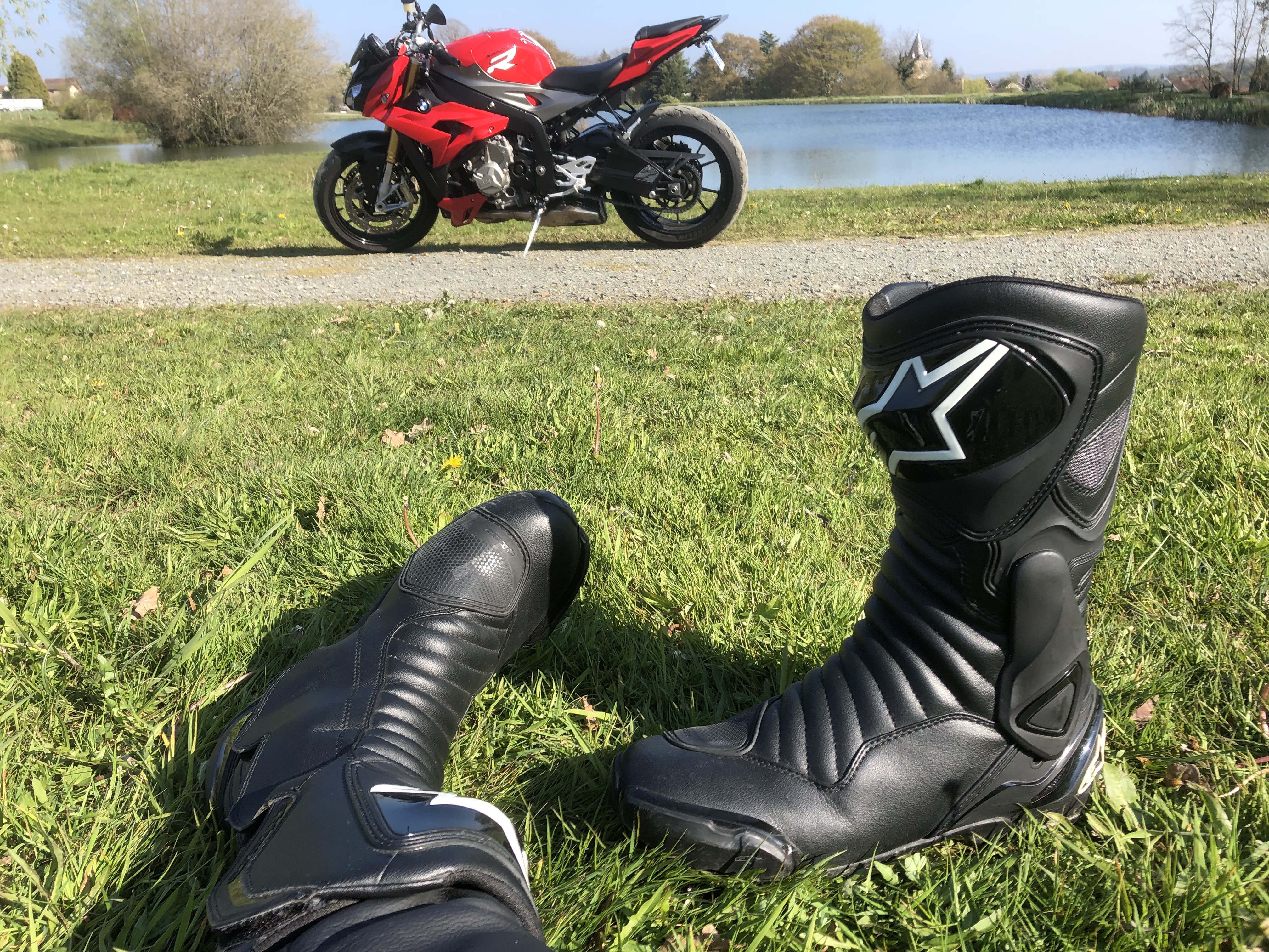 Bottes Alpinestars SMX 6 V2 : les bottes ou plutôt les chaussons en essai !