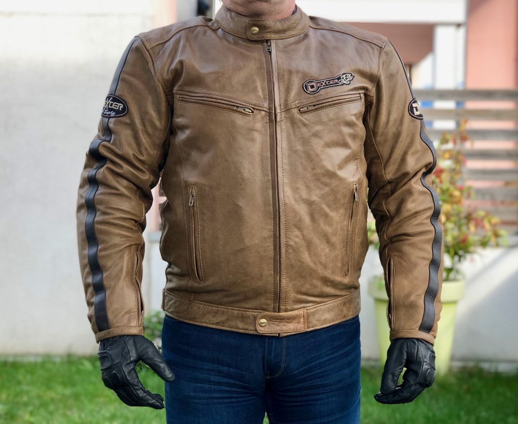 Ecussons brodés sur le blouson DXR D63